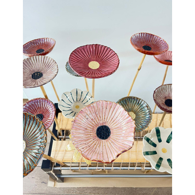 Bijenbadjes en bloemen